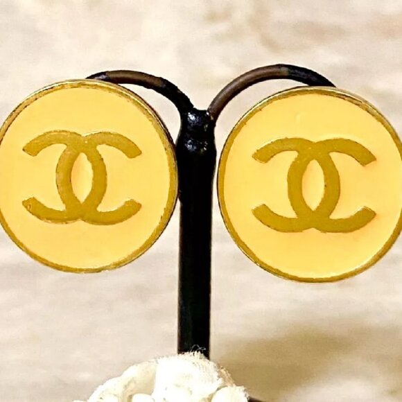 CHANEL CC Logos Orange Enamel Round Clip-On Earrings Gold Tone 01P Auth D-w1142 - Picture 1 of 12